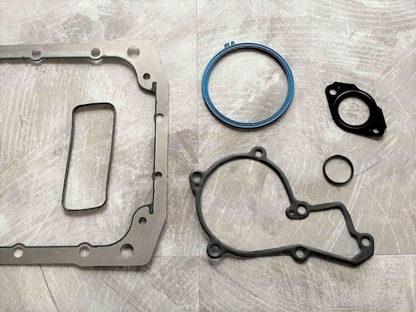 Replacement Gaskets for John Deere 6090 – Febrary 2023
